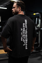 CAMISETA SUPEROVERSIZE BUILT UNDER PRESSURE HOMBRE