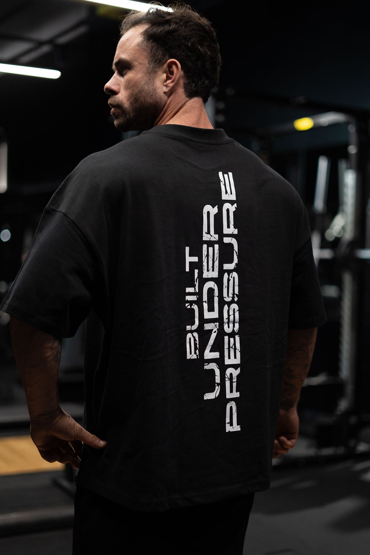 CAMISETA SUPEROVERSIZE BUILT UNDER PRESSURE HOMBRE