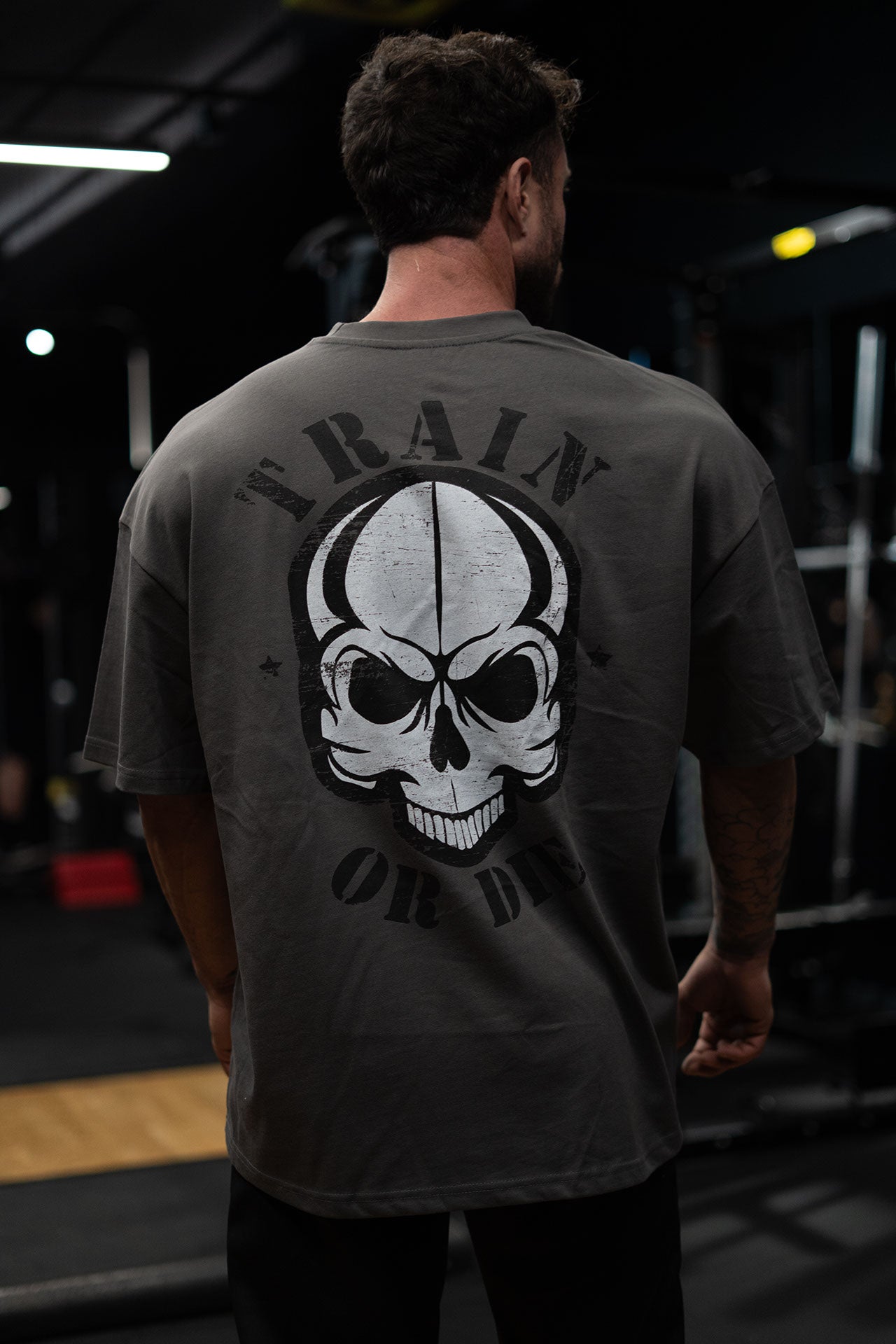 CAMISETA SUPEROVERSIZE TRAIN OR DIE HOMBRE